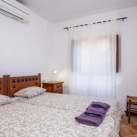 Casita En Cala Junto Al Mar 1